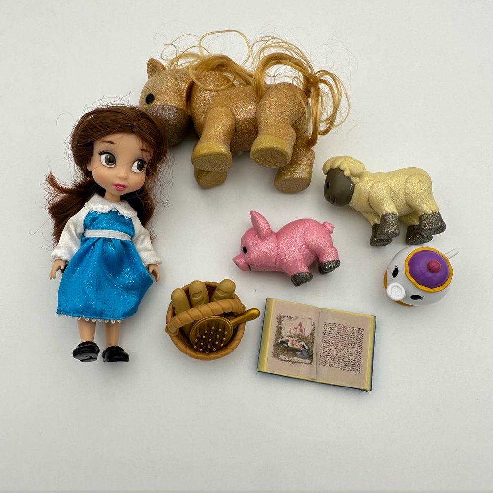 Disney Animators Littles Belle and Mini Figurine Set - 9 Pieces